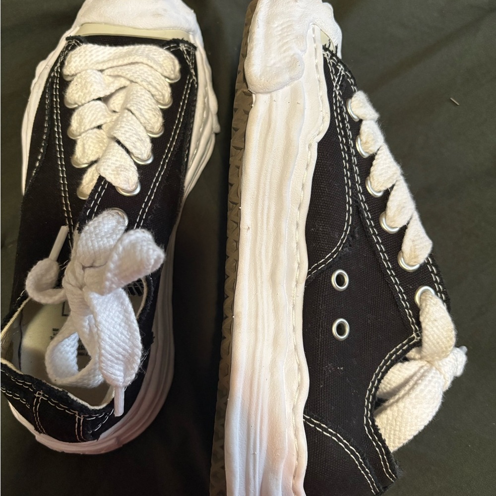 Miharayasuhiro Black and White Women's Sneakers